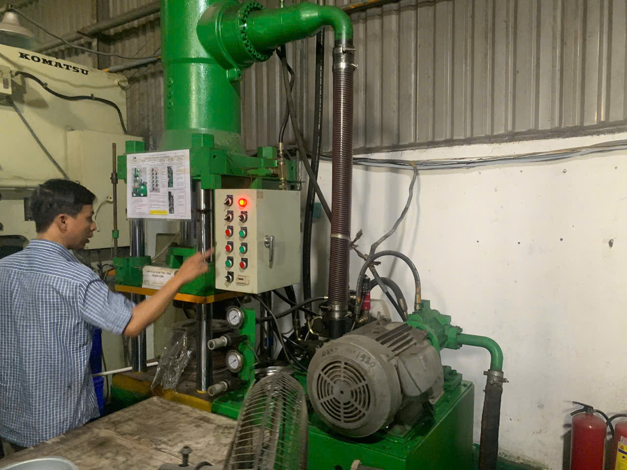 Stamping machine 3.jpg